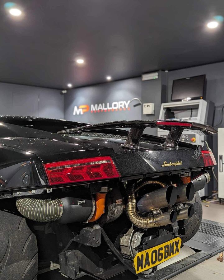 Twin-turbo Lamborghini Gallardo on the rolling road